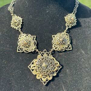 Vintage Gold Medieval Queen Style Necklace 👑✨💛